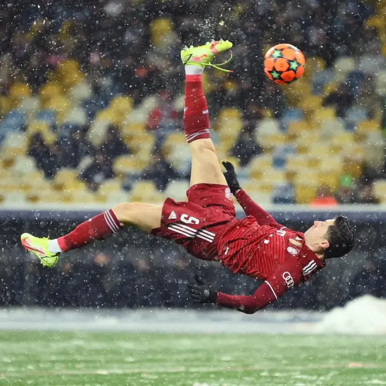 Robert Lewandowski Bicycle Kick