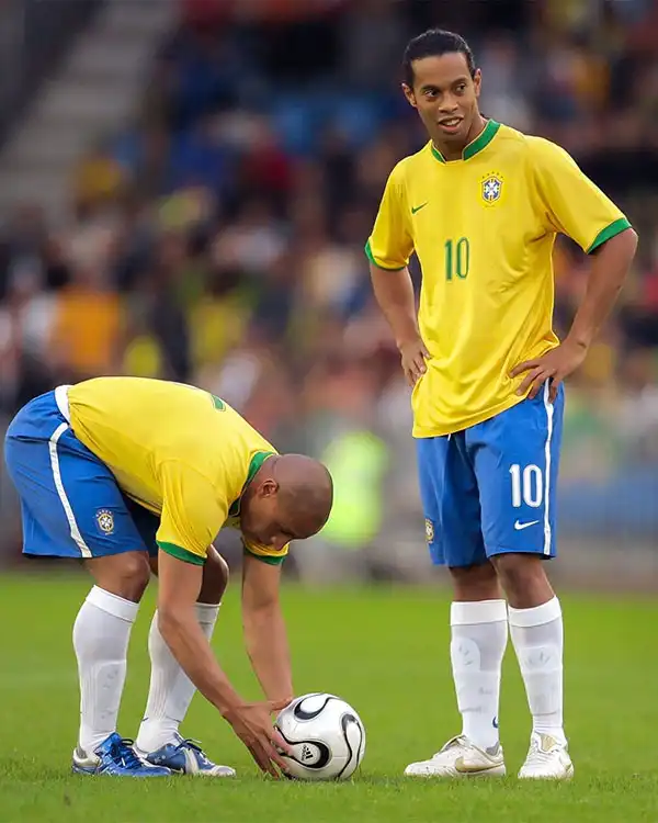 Ronaldinho: Net Worth, Age, Height, Stats - Celebrity Ramp