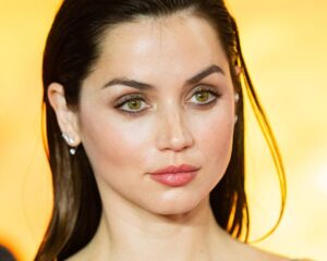 Ana de Armas Profile